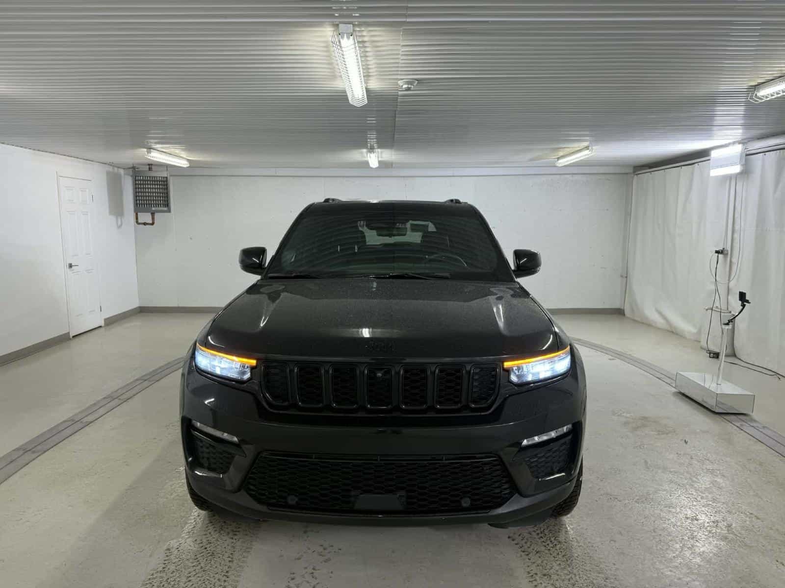 Image 8 Jeep Grand Cherokee Limited 2024