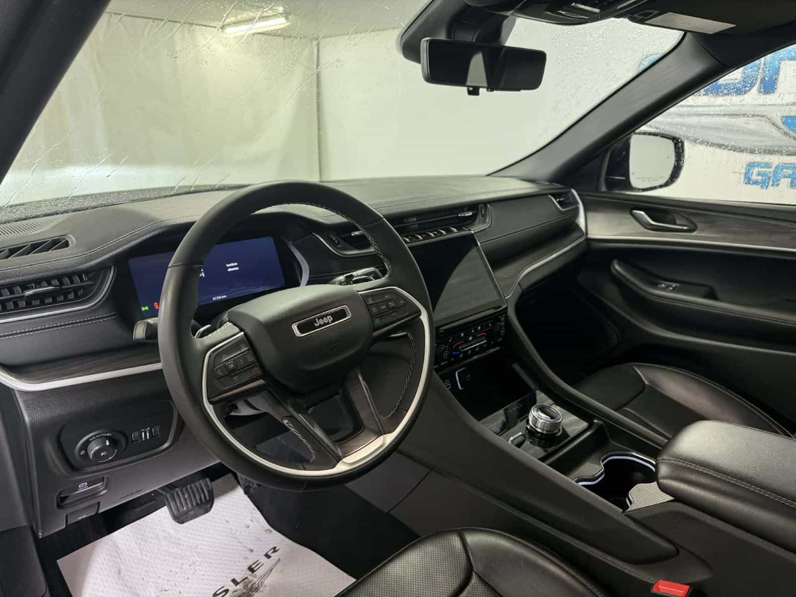 2024 Jeep Grand Cherokee Limited - Image 12