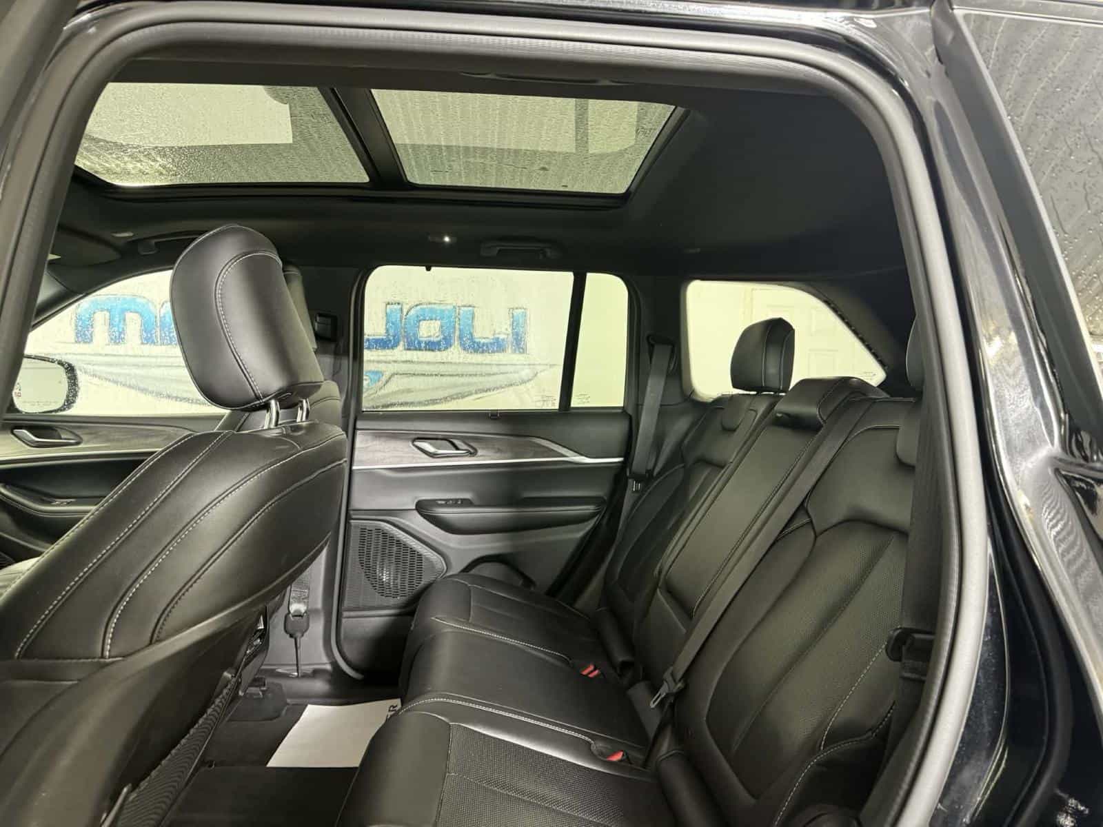 Image 10 Jeep Grand Cherokee Limited 2024