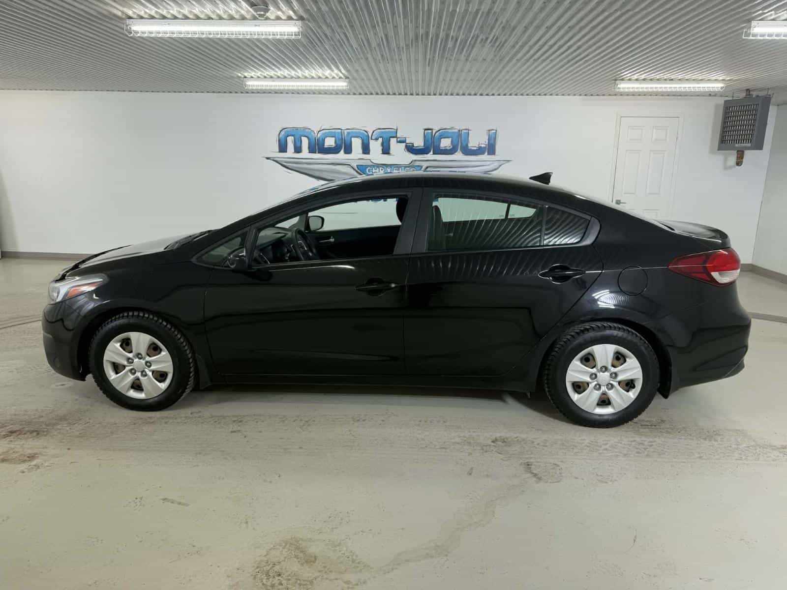 2017 Kia Forte LX - Image 2