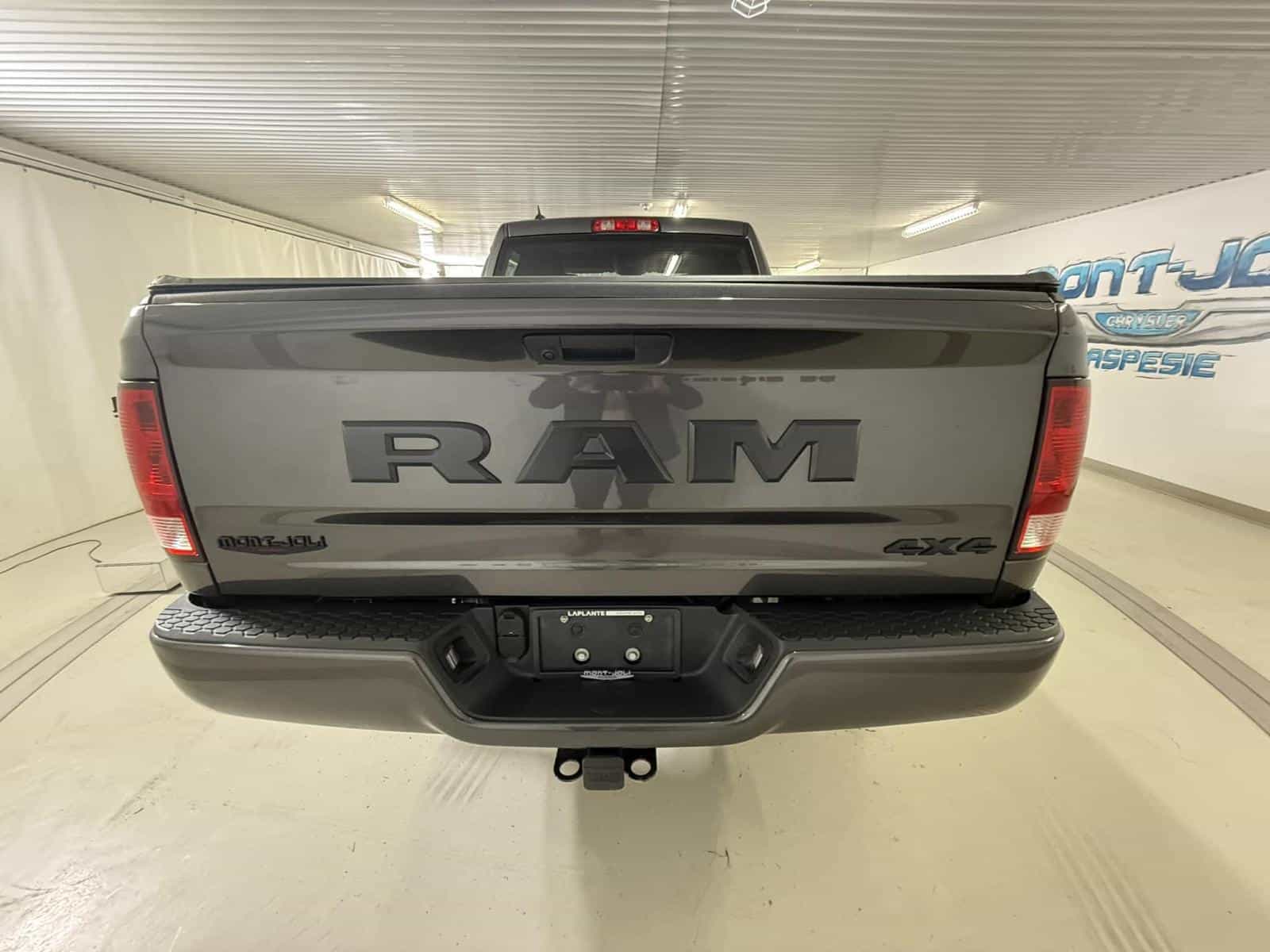 Image 4 RAM 1500 Classic Express 2023