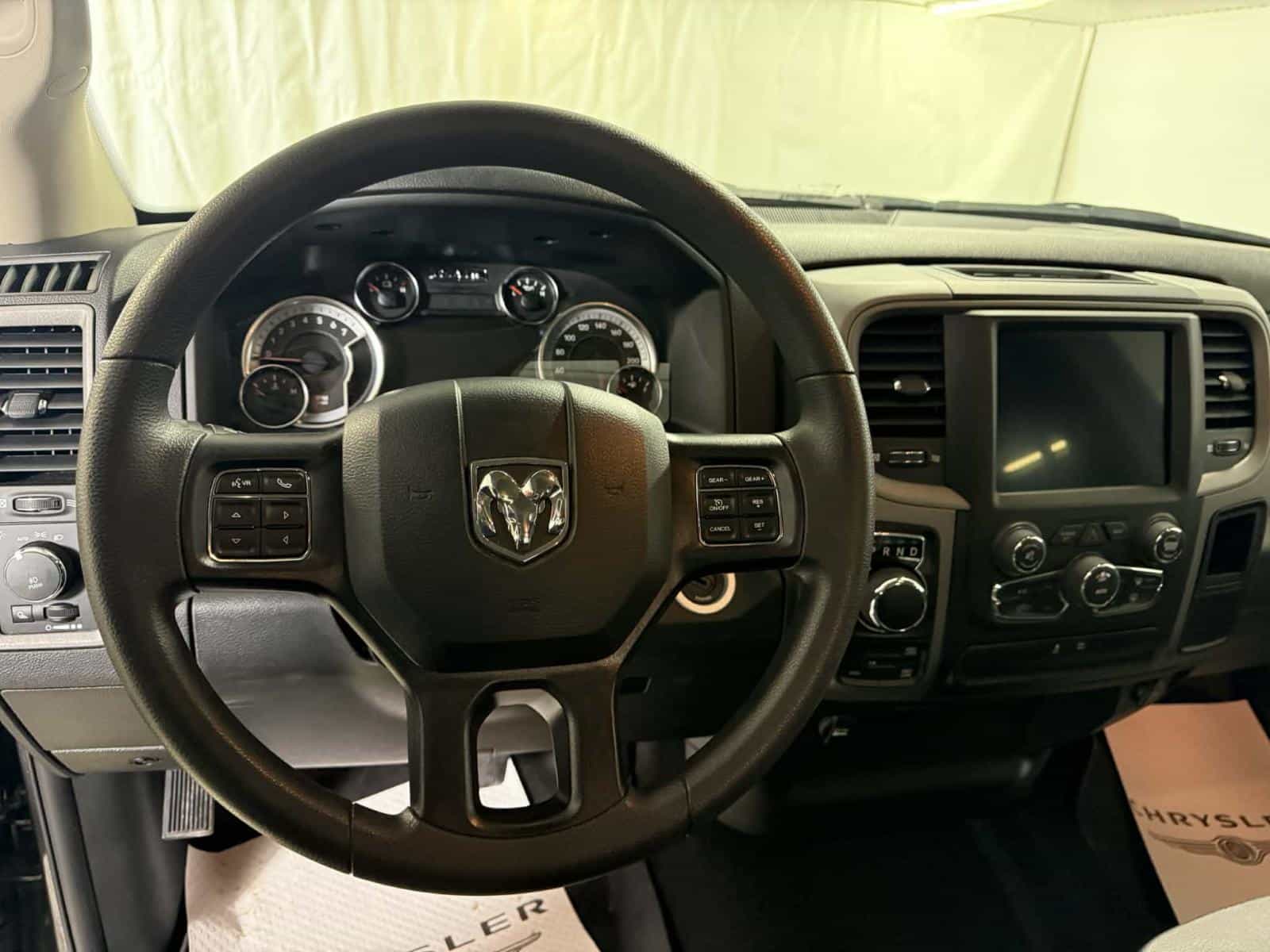 Image 10 RAM 1500 Classic Express 2023