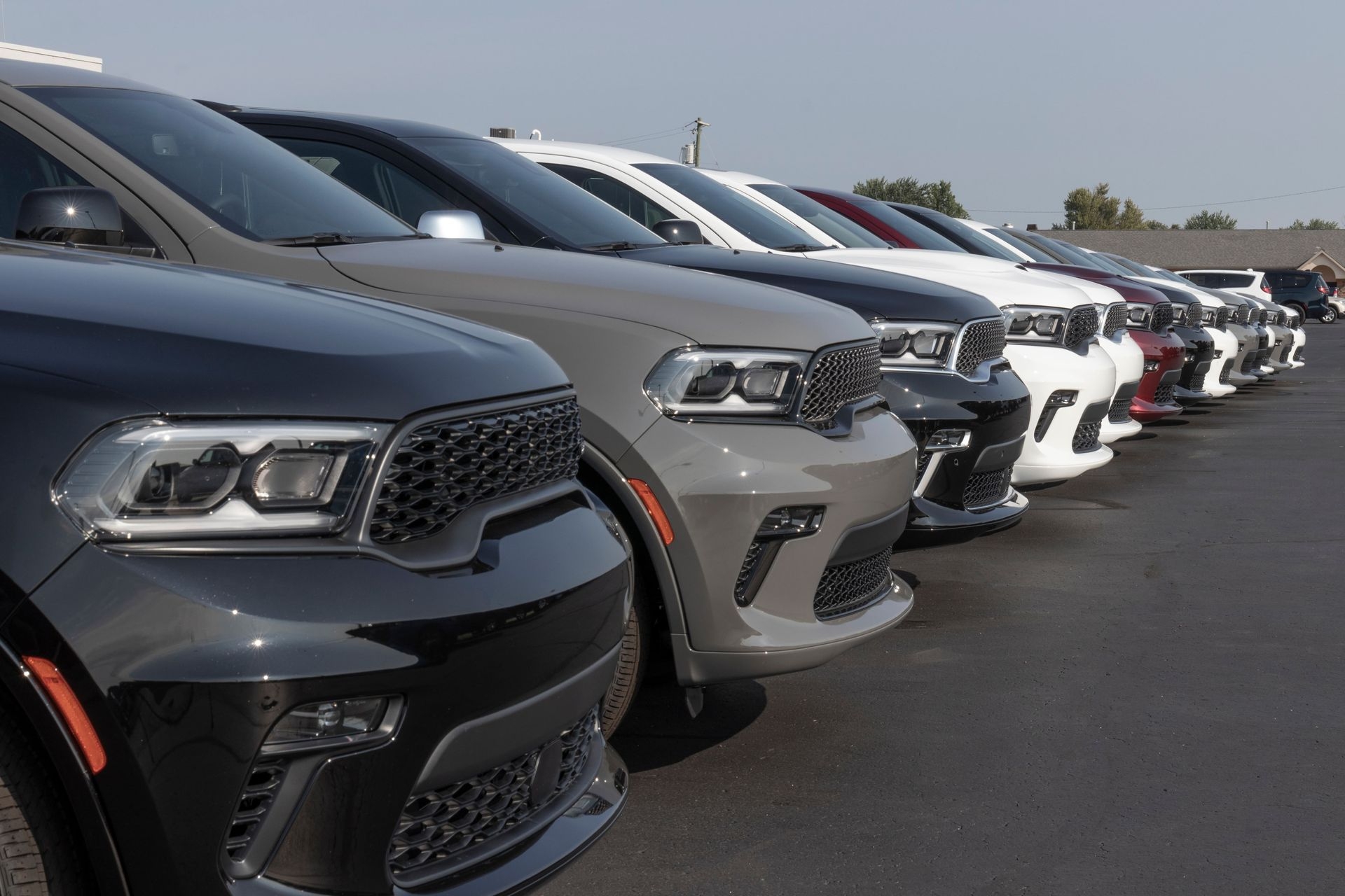 dodge durango parking concessionnaire canada quebec capitale chrysler communaute autochtone vente vehicules neufs occasion