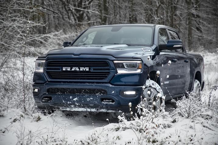 CAPITALE CHRYSLER VOUS AIDE À CHOISIR LE MEILLEUR CAMION RAM 1500 SELON VOS BESOINS!