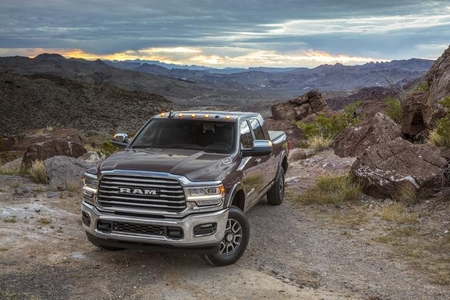 LE FORD F-250 2020 AFFRONTE LE RAM 2500 2020 À QUÉBEC