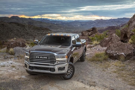 LE FORD F-250 2020 AFFRONTE LE RAM 2500 2020 À QUÉBEC