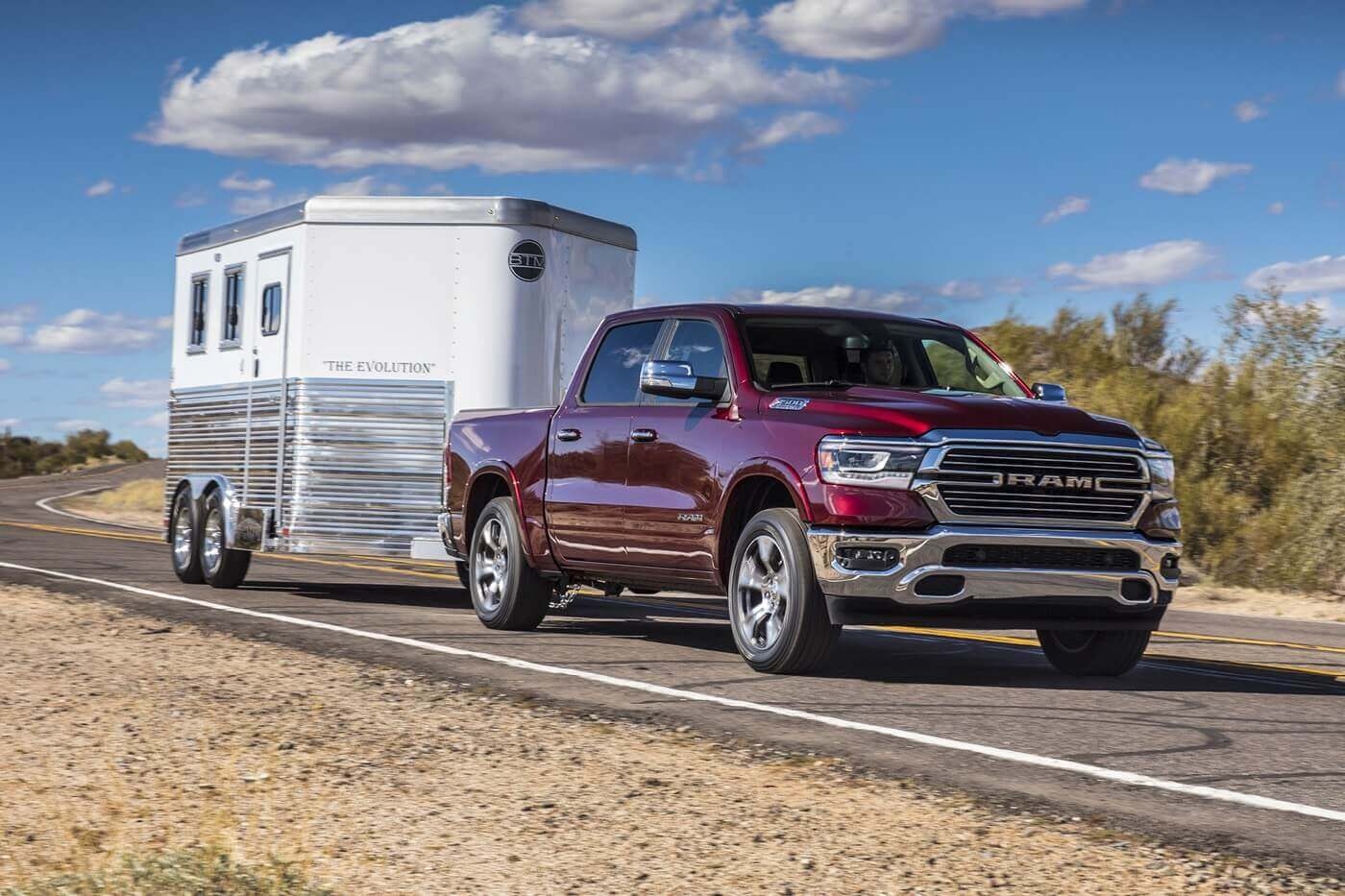 images_RAM-1500-Laramie-2022-00_parking_auto_concessionnaire_autochtone_quebec_groupe_la_plante