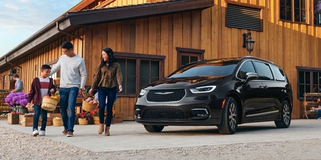 Chrysler Pacifica hybride : Prix et fiche technique 2026