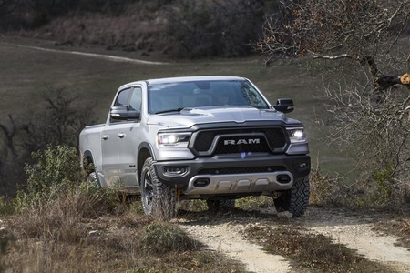 FORD F-150 2019 VS RAM 1500 2019 À QUÉBEC