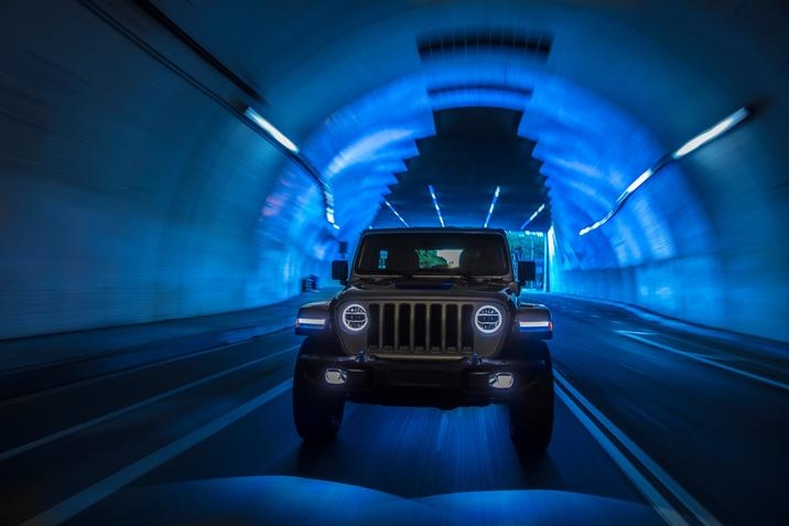 2021-Jeep-Wrangler-Rubicon-4xe-00