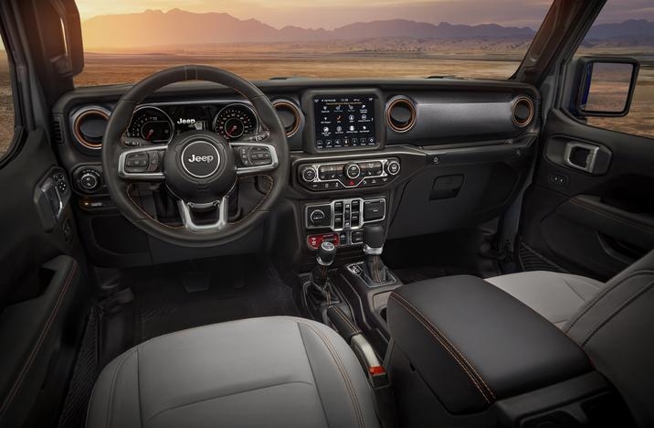 Capitale-Chrysler-Prix-et-fiche-technique-Jeep-Gladiator-Mojave-2021-intérieur-03