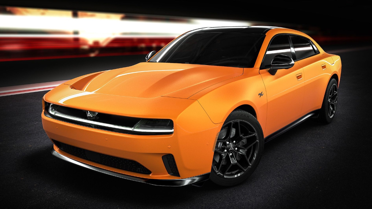 vue latérale avant d'un Dodge Charger Daytona 2025