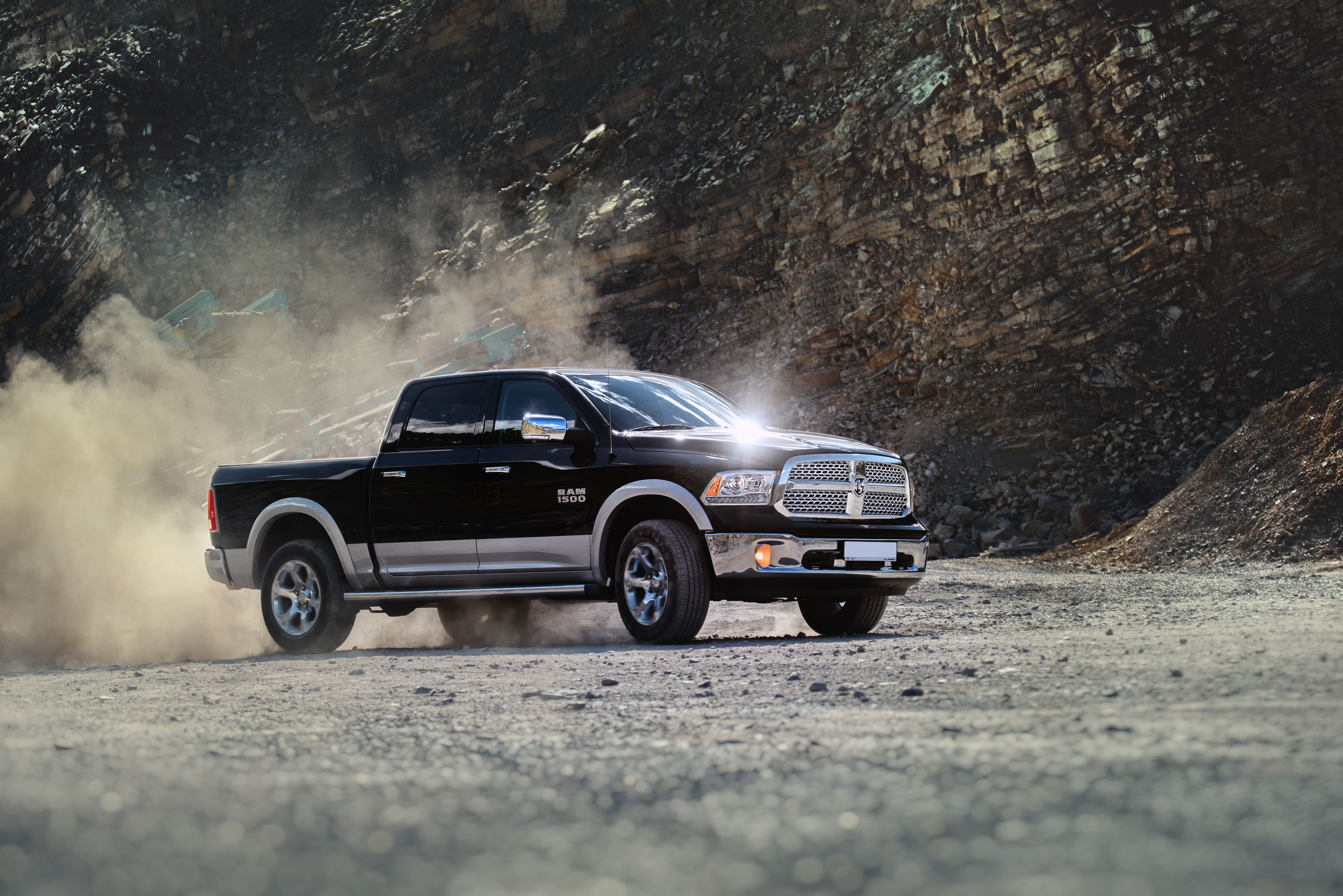 ram car truck montagne pierres