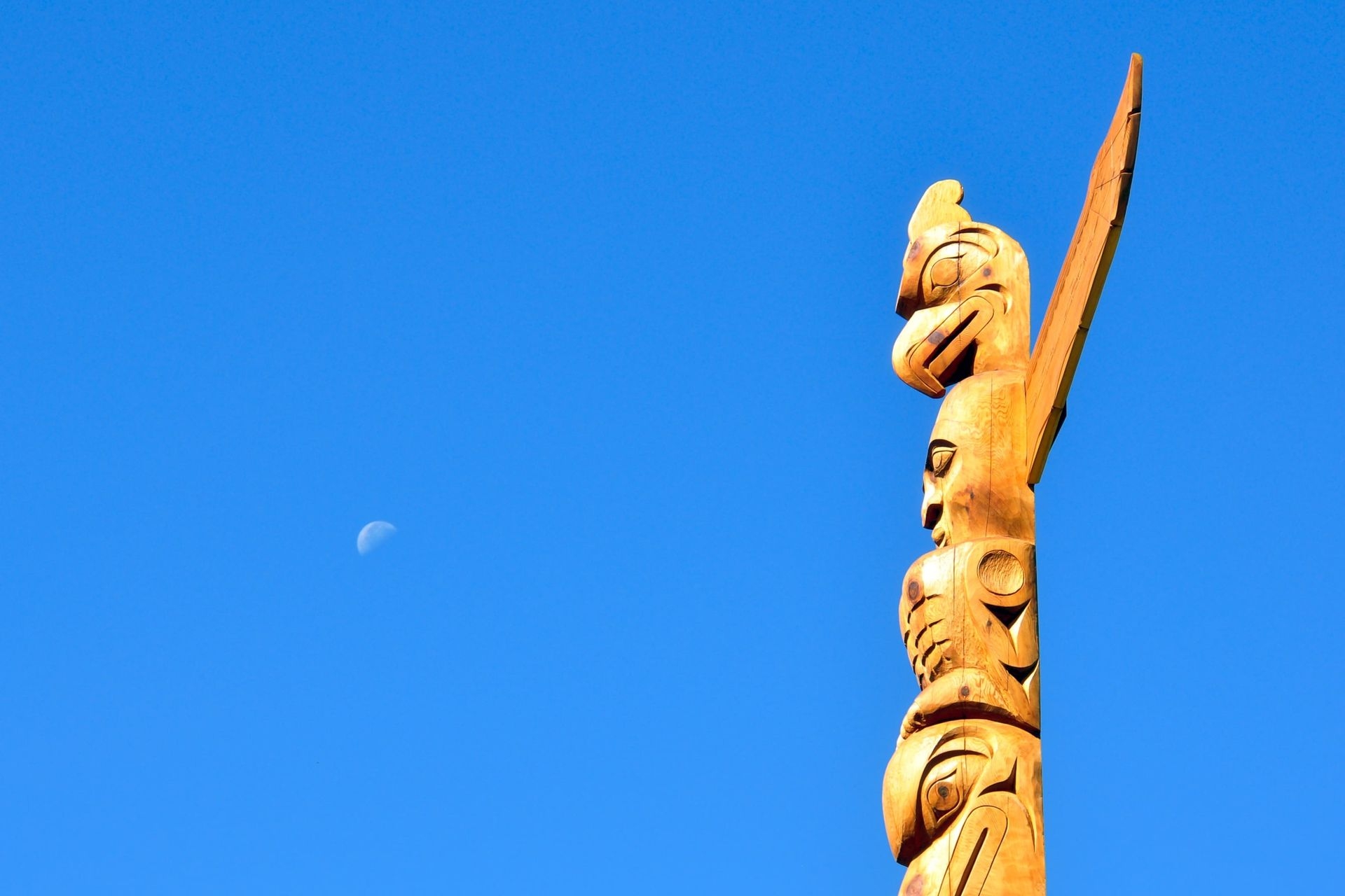 totem bois communaute autochtone